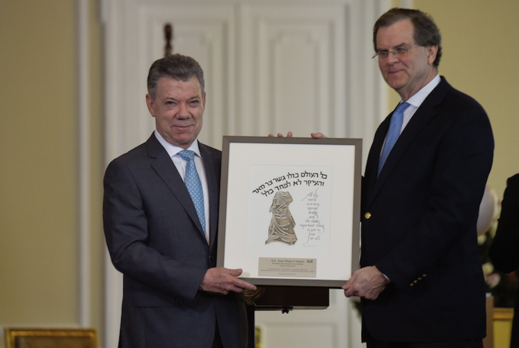 Presidente Juan manuel Santos y David Harris